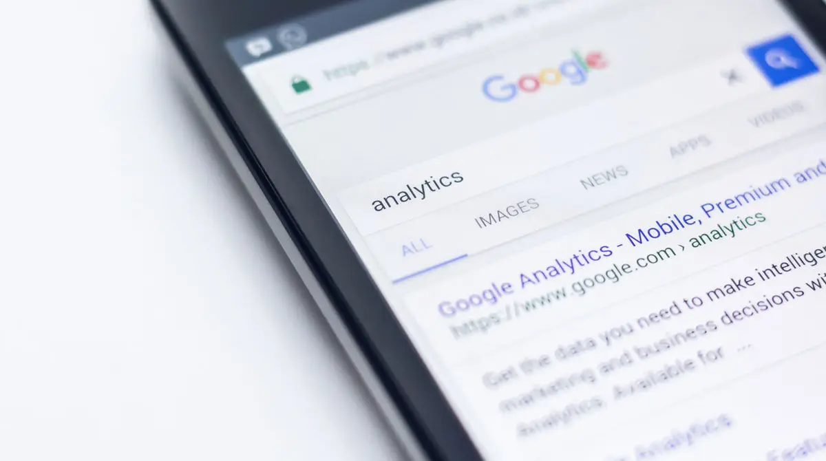 Résultats de recherche Google sur mobile, annonces
Google Ads positionnées selon l'Ad Rank et le Quality Score